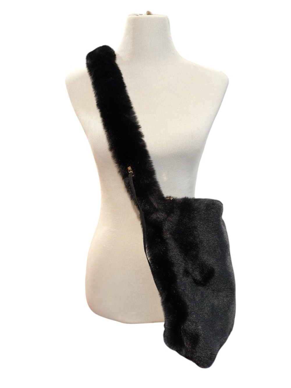 MPLAYGROUND Seoul Faux Fur Sling Shoulder Bag Black NWT - Picture 2 of 8